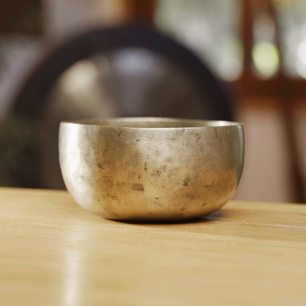 CUENCO TIBETANO ANTIGUO THADOBATI (SI - 15 CM)