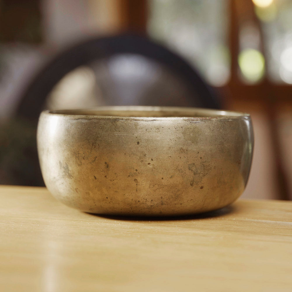 CUENCO TIBETANO ANTIGUO THADOBATI (DO# - 18,5 CM)