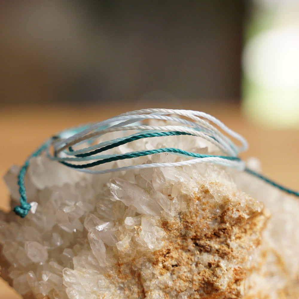 PULSERA AJUSTABLE HILO ENCERADO “ESCORPIO”