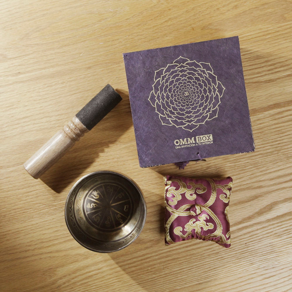 OMM BOX "SAHASRARA" + CUENCO GRABADO (10 CM)