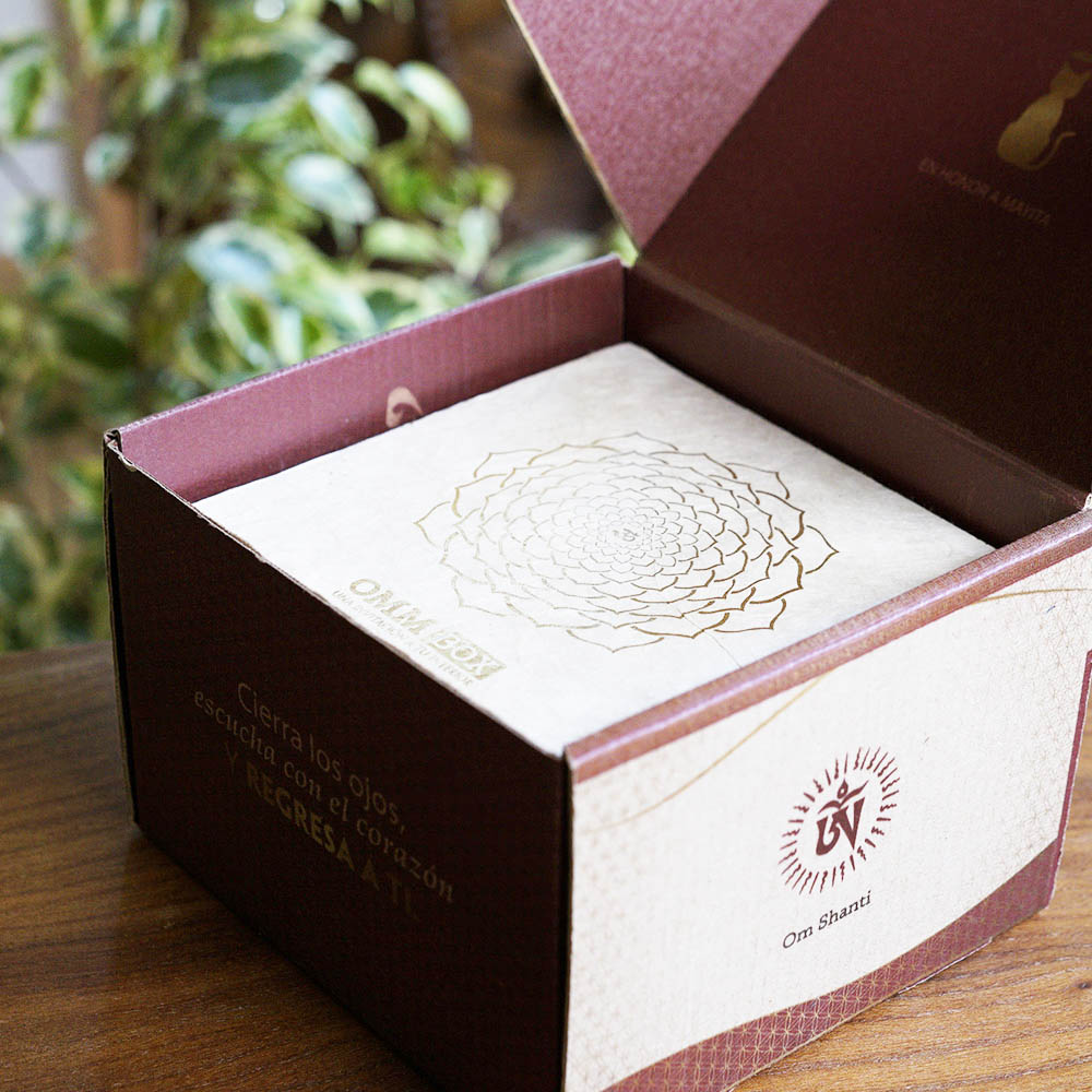 OMM BOX "ILUMINACIÓN" 🤍✨ (9 CM)