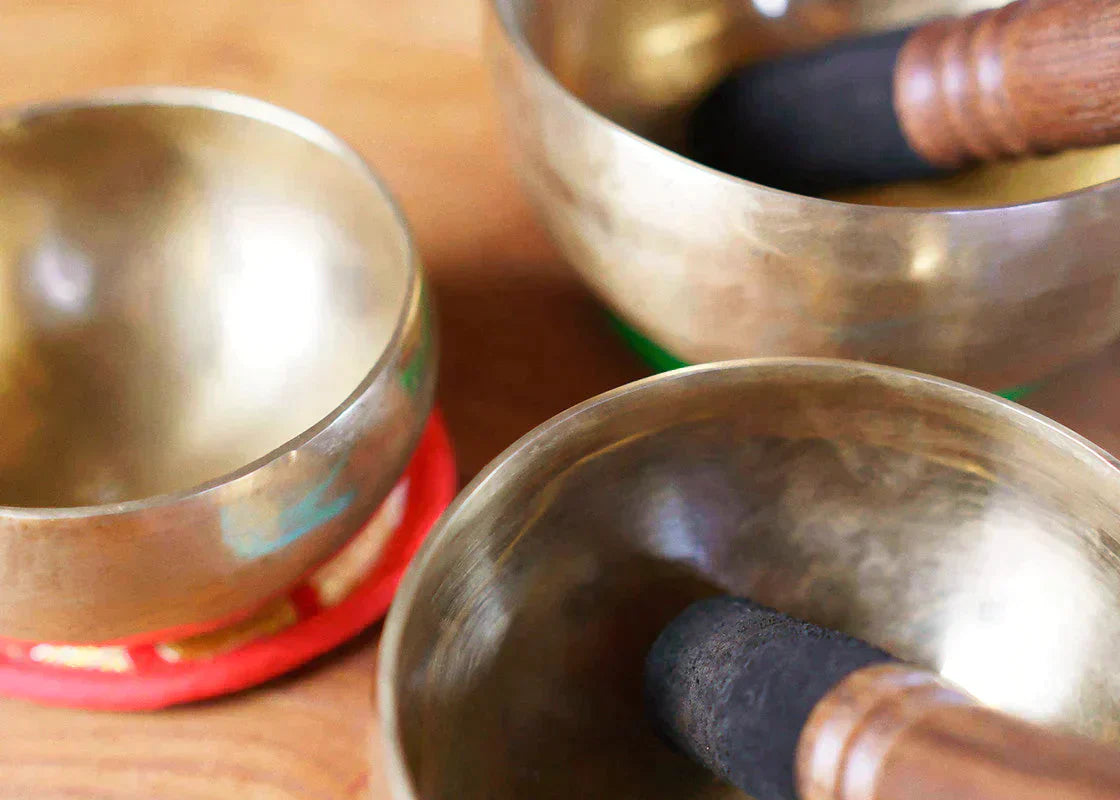 SET ARMÓNICO 3 CUENCOS TIBETANOS CLÁSICOS (LA - 12,5 CM, SOL - 14 CM, RE# - 16 CM)