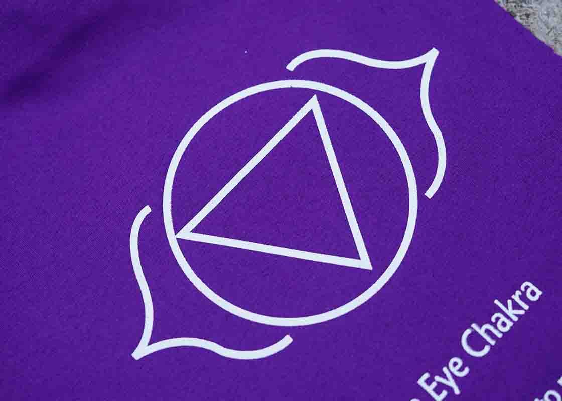 Bandera de los 7 chakras - Cuencos Tibetanos Cuencos Cuencos de Cuarzo Nepal Cuencos Cantores Cuarzos Sonoterapia Japamala Pulseras Banderas de Oracion Tingshas Campanas