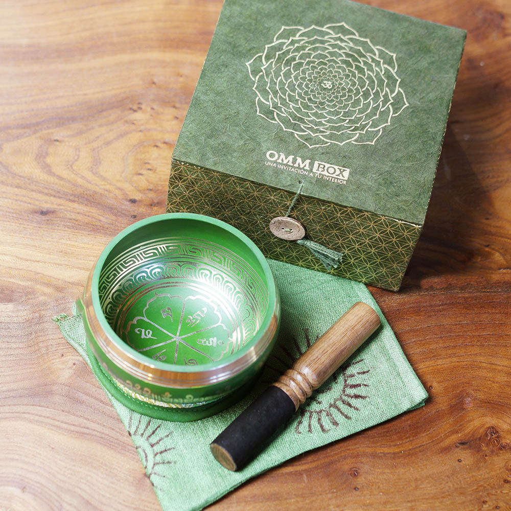 OMM BOX "ANAHATA" + CUENCO MANTRA (11 - 12 CM)